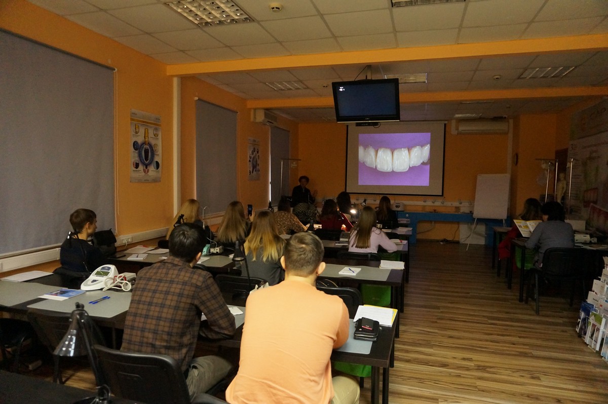 Прямая реставрация передних зубов. Эстетика, морфология, функция – ключи к успеху