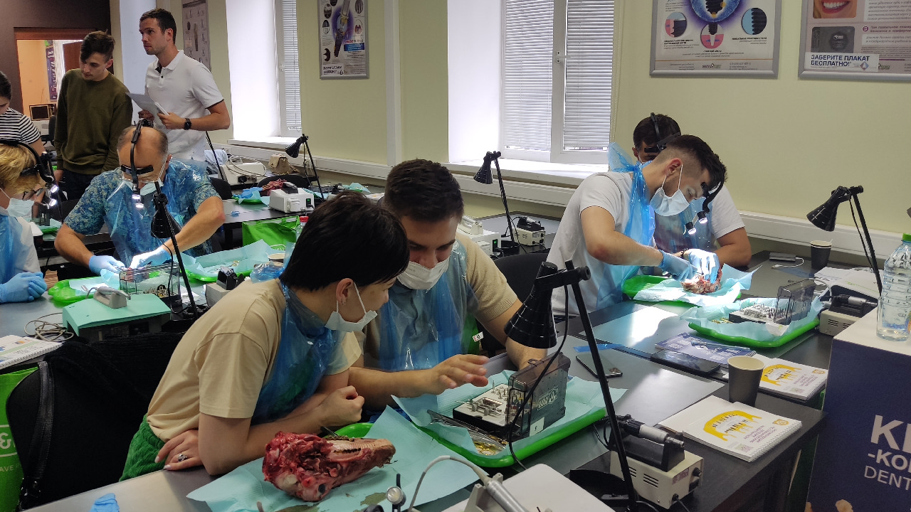 Одномоментная имплантация и немедленная нагрузка