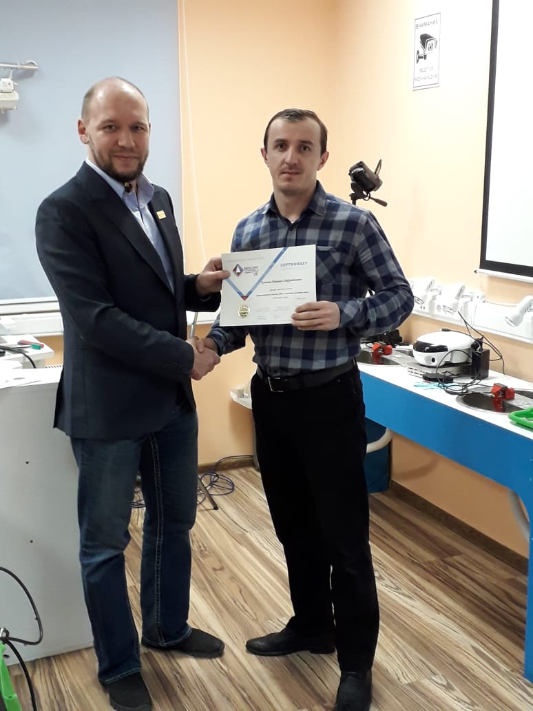 Атравматичное удаление зубов и методики наложения швов