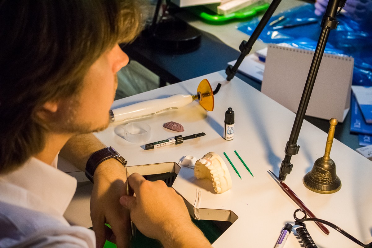 Два дня, два лектора, 40 тем и реставрация на пациенте.