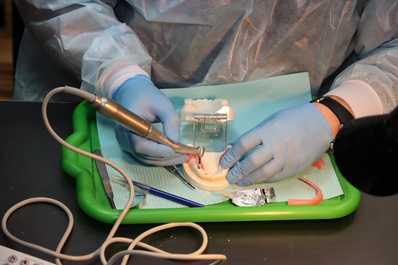 Экспертный курс по тотальной имплантации и протезированию при полном отсутствии зубов