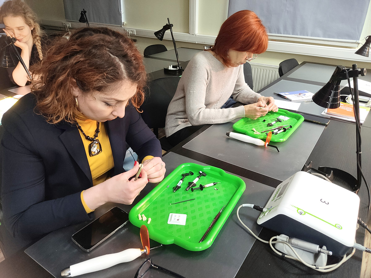 Прямые методы реставраций жевательной группы зубов