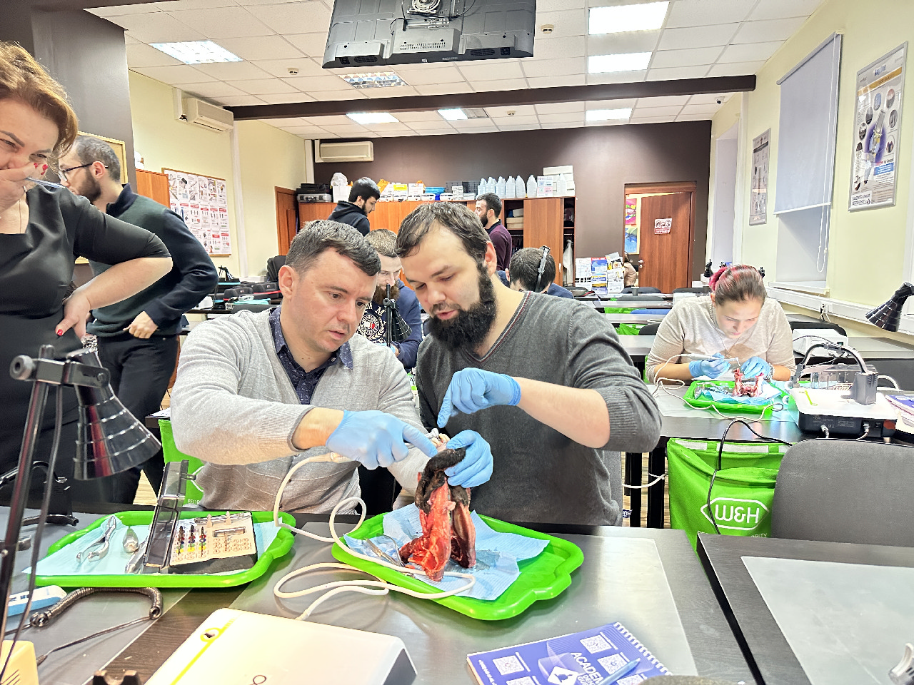 Одномоментная имплантация и немедленная нагрузка