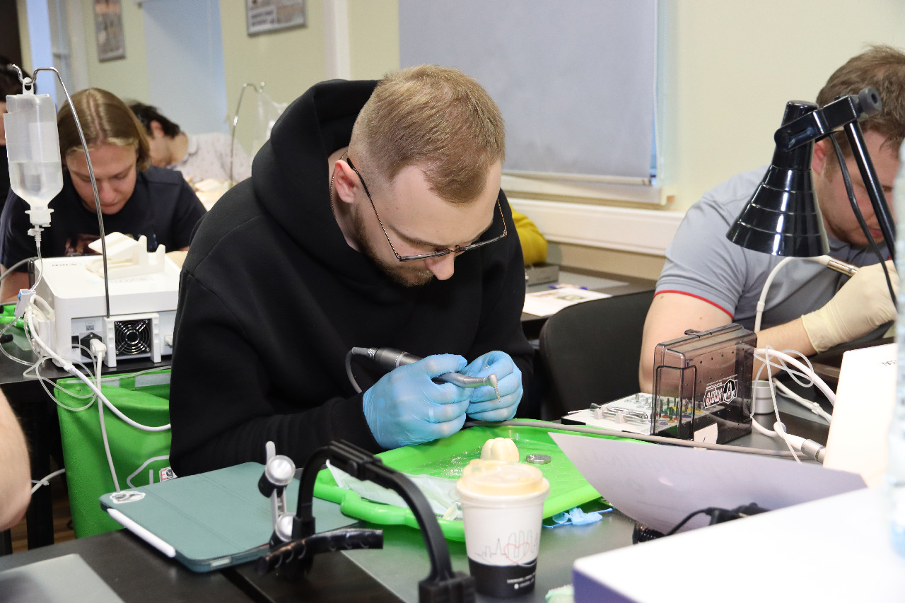 Продвинутый курс по имплантации: костная пластика и синус-лифтинг