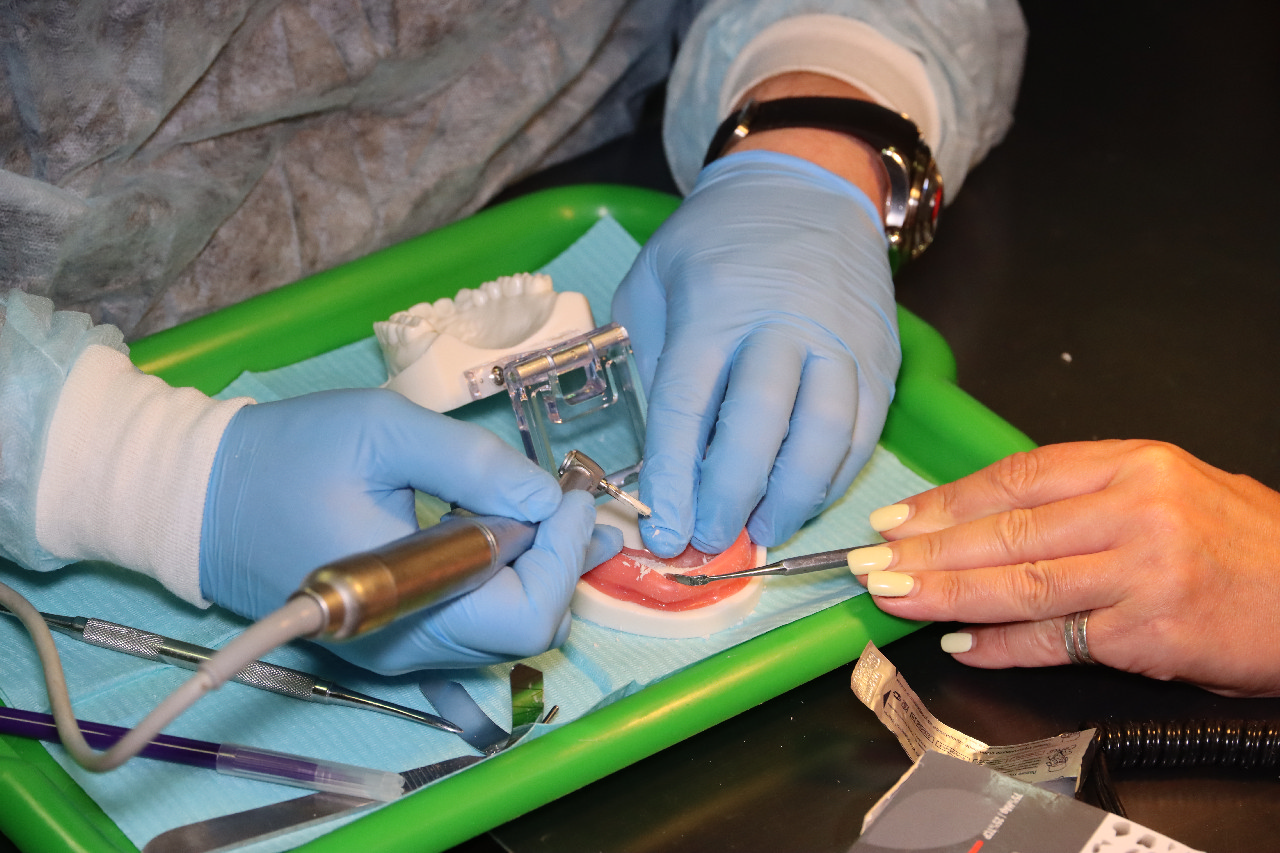 Экспертный курс по тотальной имплантации и протезированию при полном отсутствии зубов