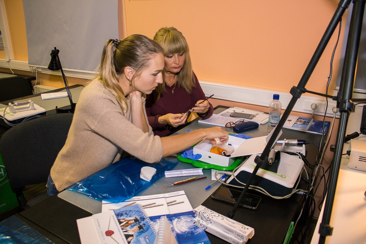 Два дня, два лектора, 40 тем и реставрация на пациенте.