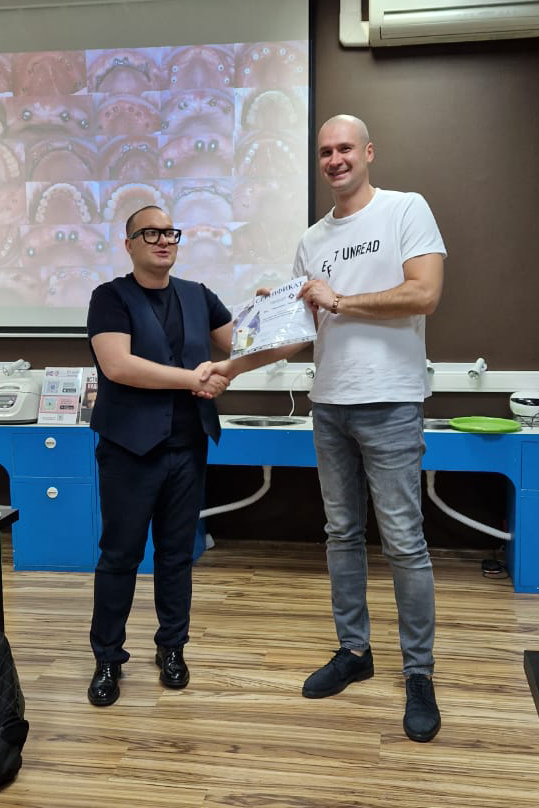 Экспертный курс по тотальной имплантации и протезированию при полном отсутствии зубов 20.08