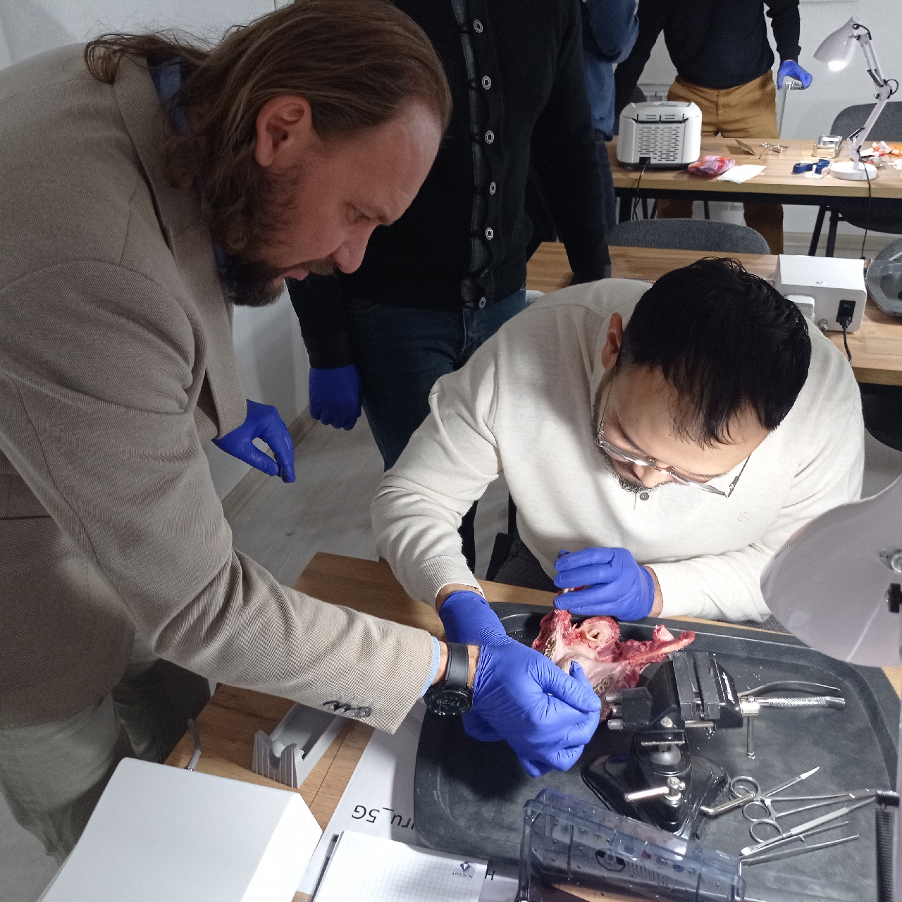 Курс Камиля Хабиева в Казастане: Атравматичное удаление зубов, одномоментная имплантация и PRF 