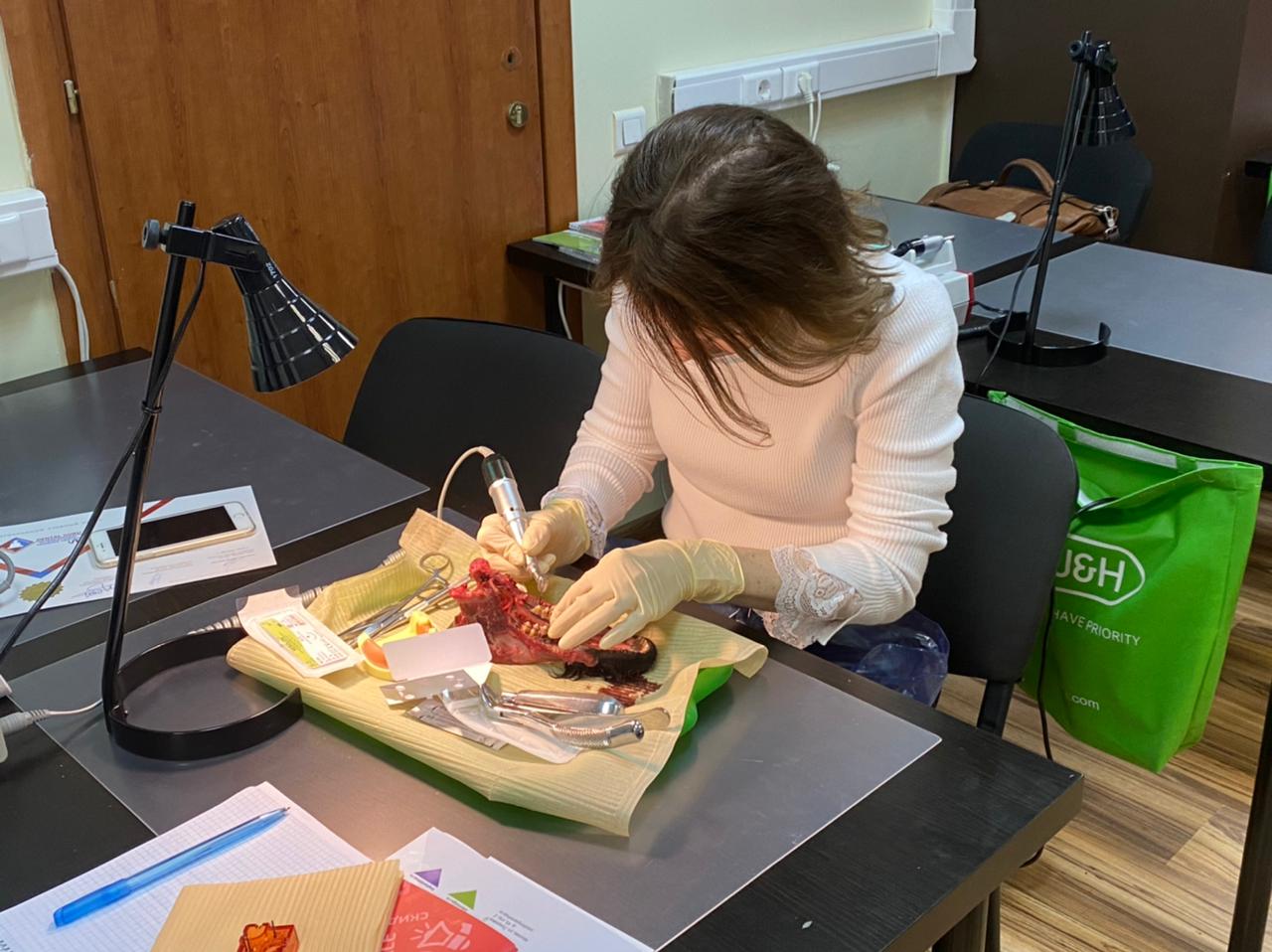 Атравматичное удаление зубов и методики наложения швов. Пост-релиз 09.04.21