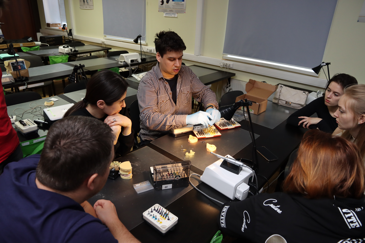 Продвинутый курс R2Gate+ExoCAD. Практика на беззубой челюсти