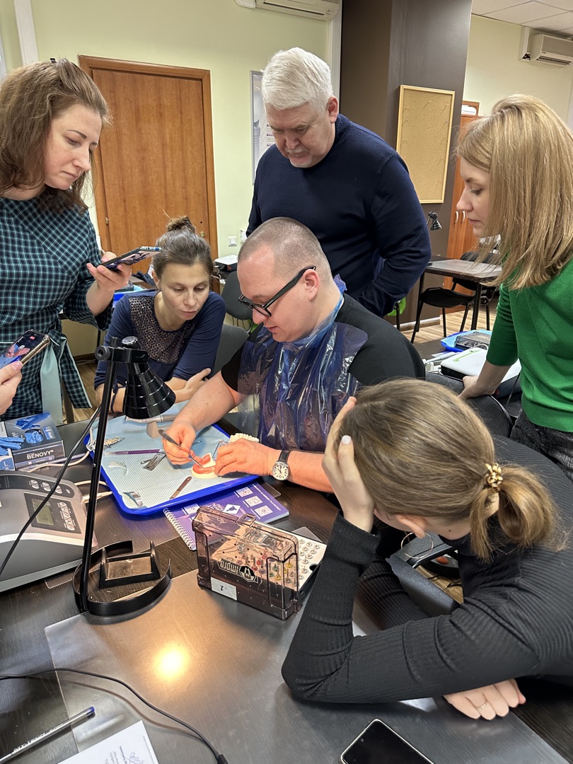 Стоматологическая реабилитация с помощью ангулированных имплантатов