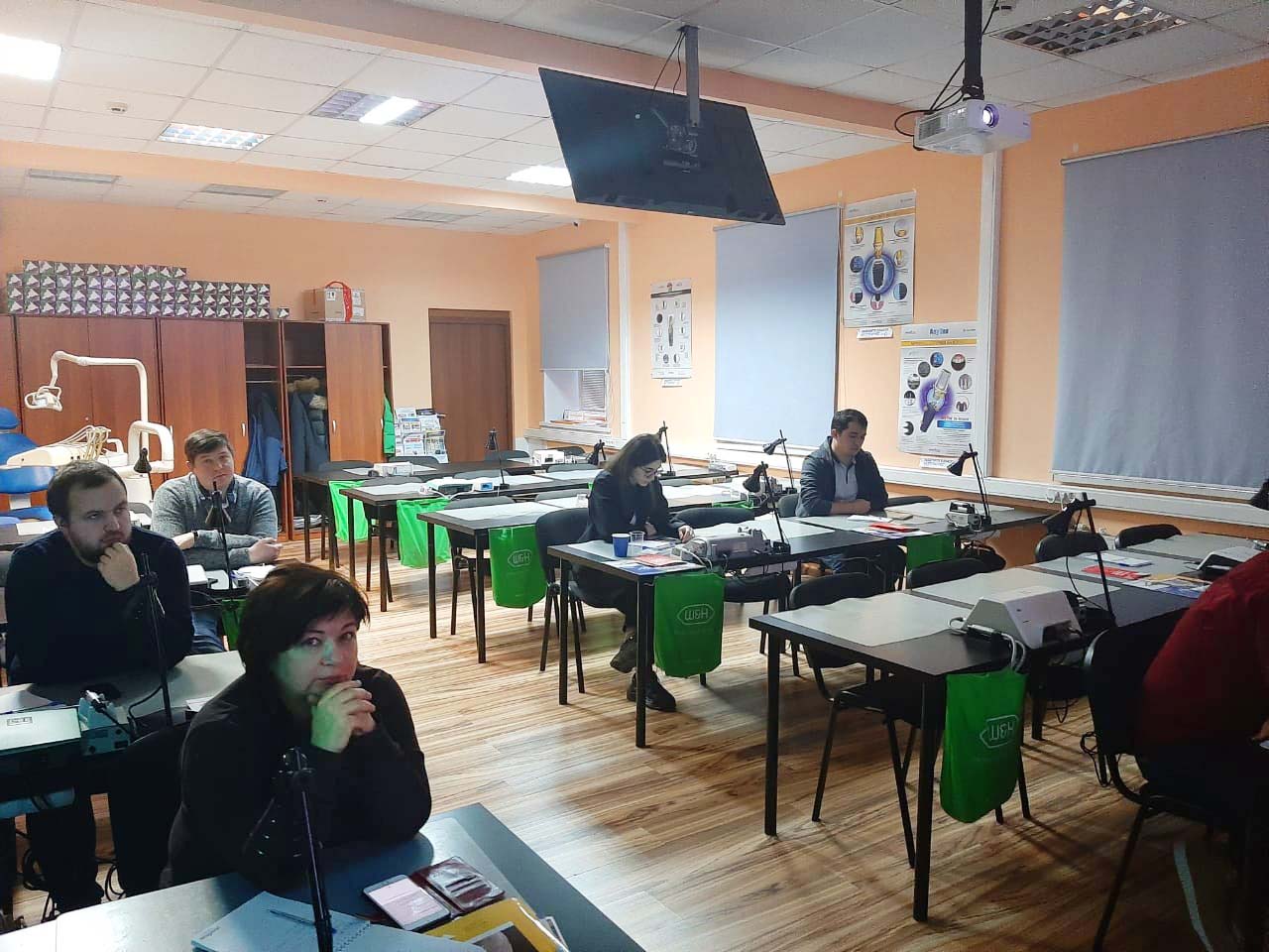 Препарирование зубов под цельнокерамические реставрации во фронтальном отделе. Пост-релиз 22 ноября