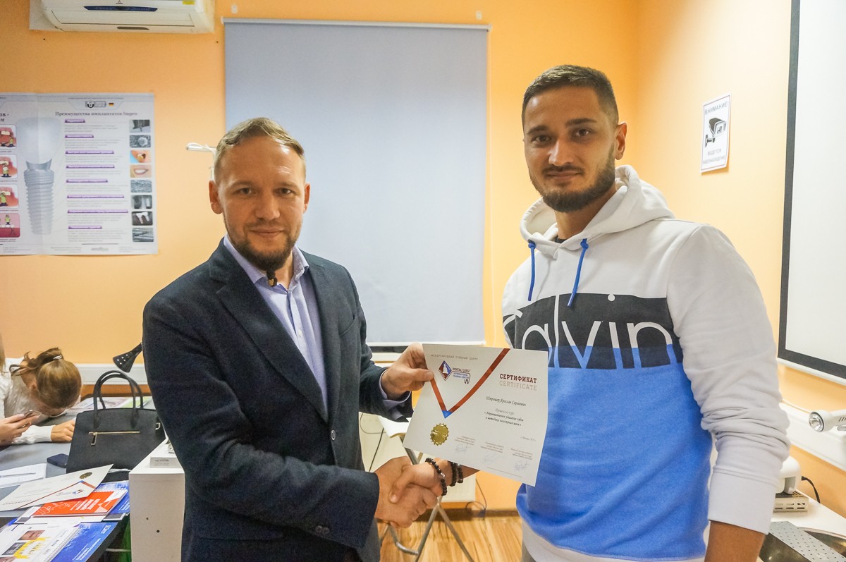 Атравматичное удаление зубов и методики наложения швов. Курс Камиля Наильевича Хабиева, 6 октября