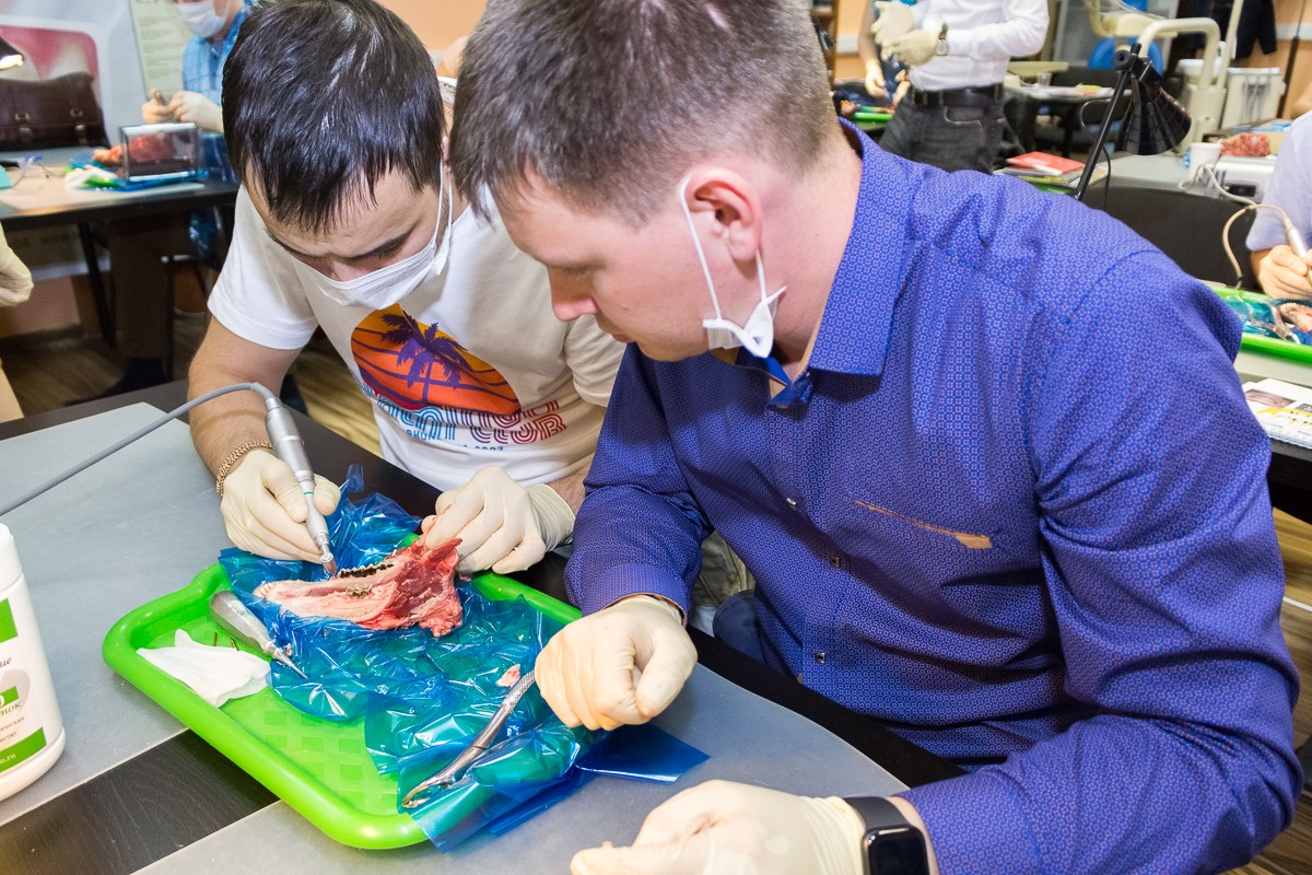 Одномоментная имплантация и немедленная нагрузка