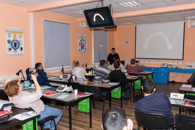 Одномоментная имплантация и немедленная нагрузка