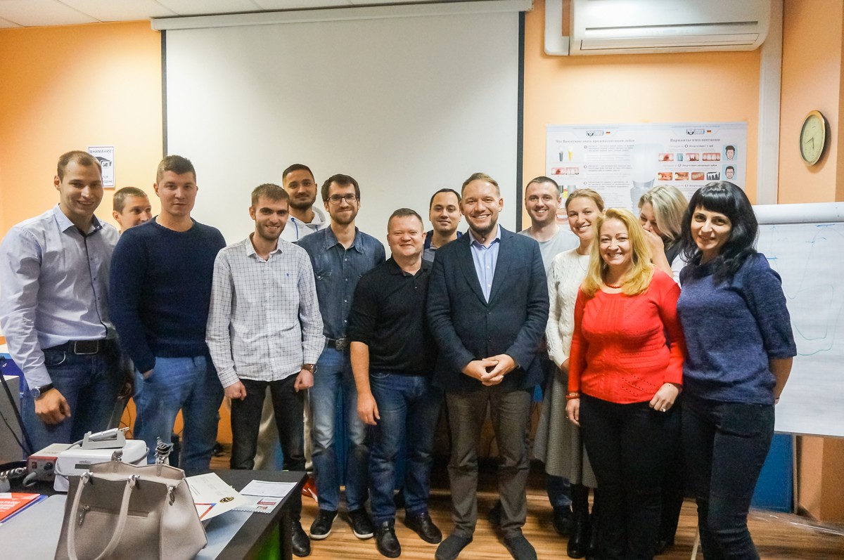 Атравматичное удаление зубов и методики наложения швов. Курс Камиля Наильевича Хабиева, 6 октября