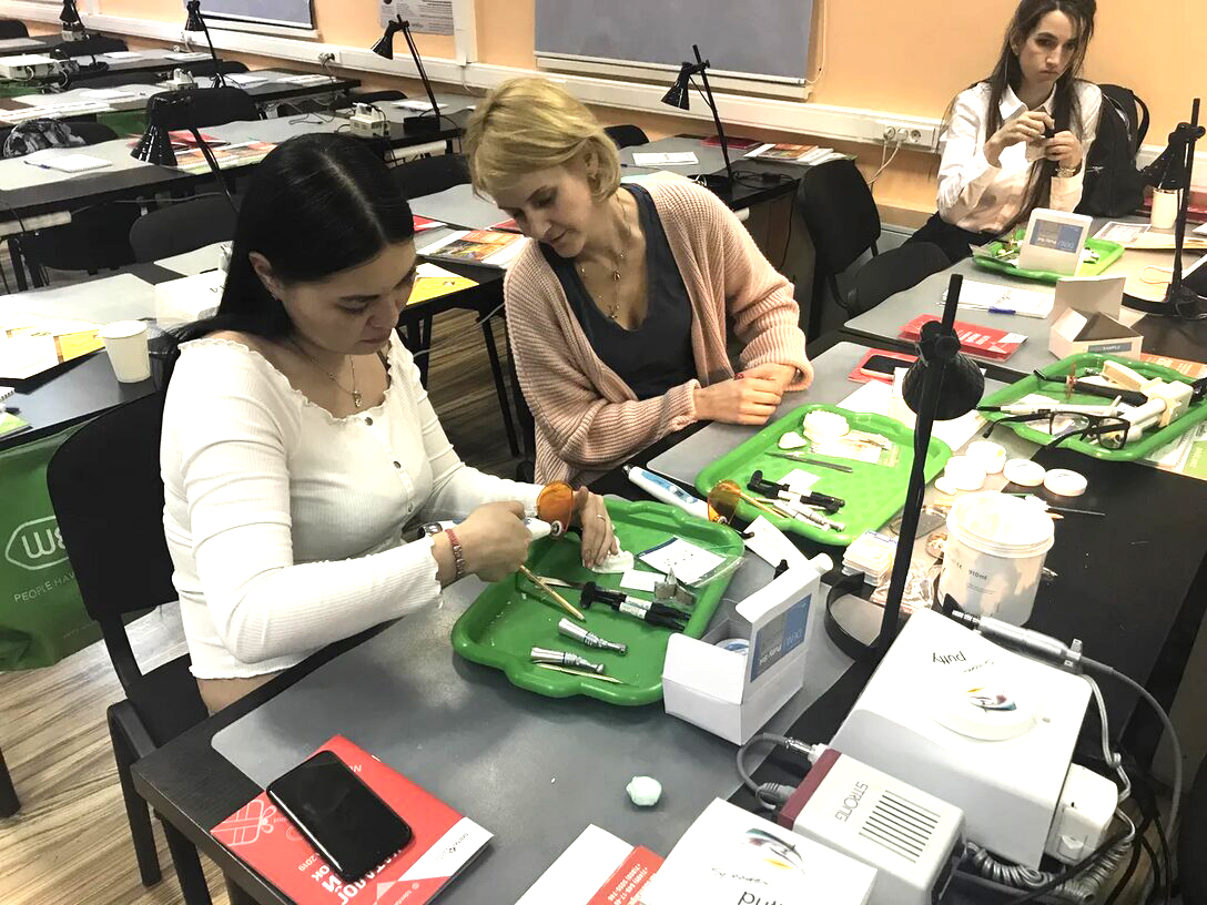 Прямые композитные виниры. Полный алгоритм и немного больше, 29 февраля 2020г.