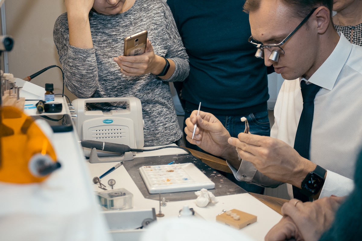 Создание цельнокерамической реставрации в полной анатомии по CAD/CAM с окрашиванием. 8 октября, Станислав Белоус