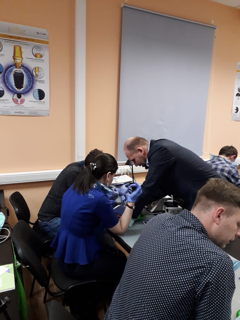 Атравматичное удаление зубов и методики наложения швов