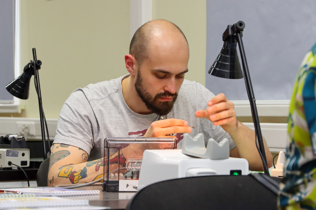 Стоматологическая реабилитация с помощью ангулированных имплантатов