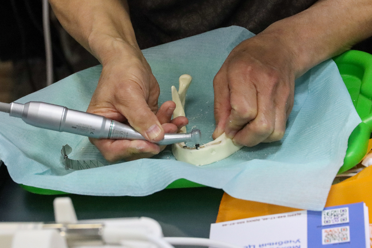 Экспертный курс по тотальной имплантации и протезированию при полном отсутствии зубов