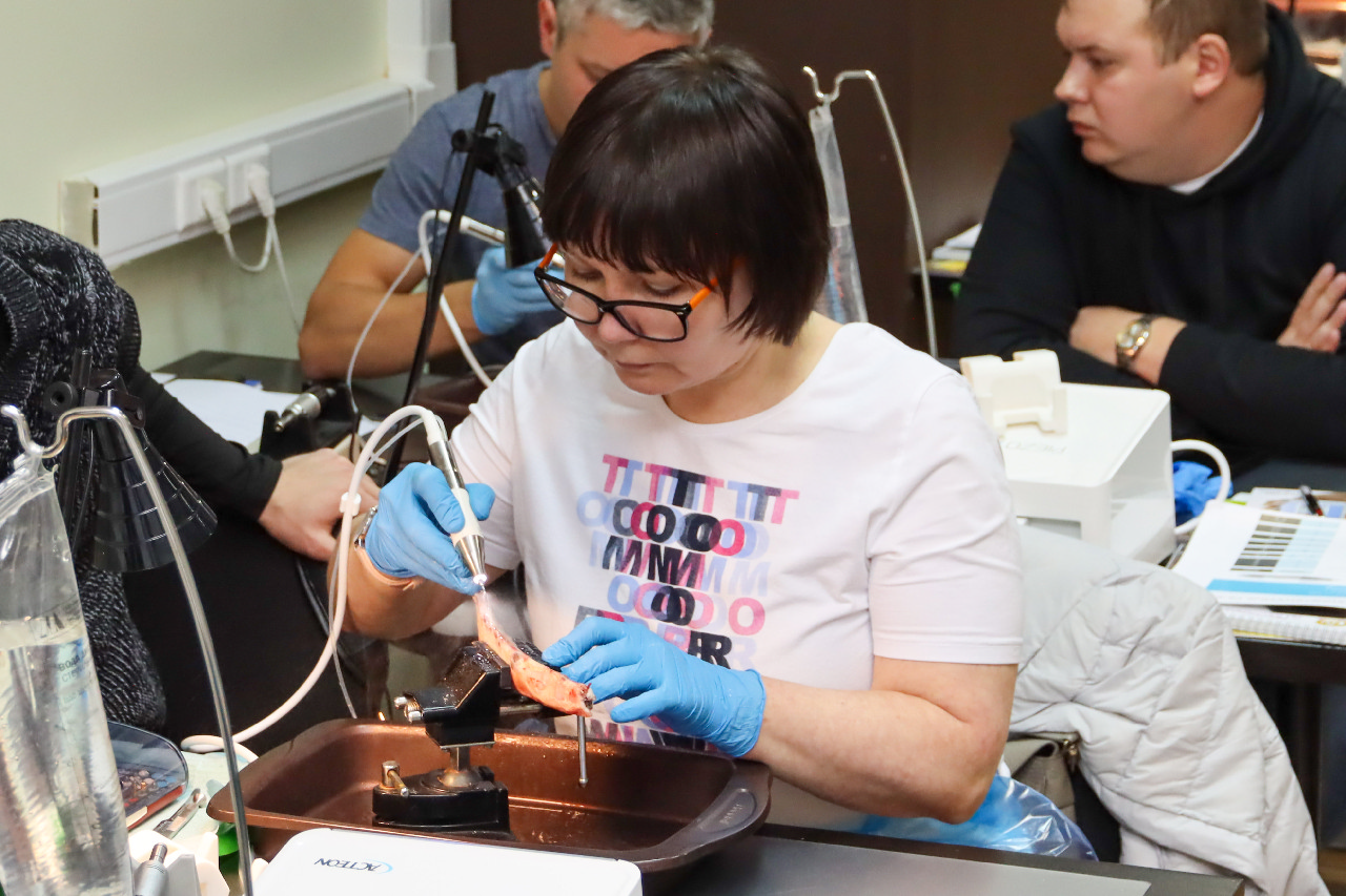 Продвинутый курс по имплантации: костная пластика и синус-лифтинг 13-14 сентября