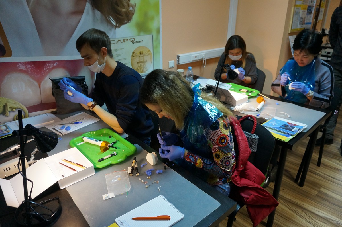 Прямая реставрация передних зубов. Эстетика, морфология, функция – ключи к успеху