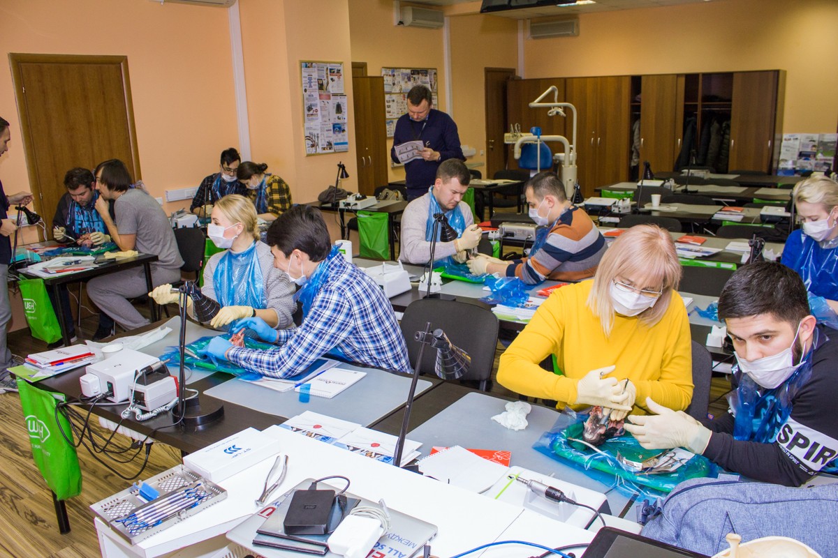 21 ноября 2019: курс Камиля Наильевича Хабиева «Атравматичное удаление зубов и методики наложения швов».