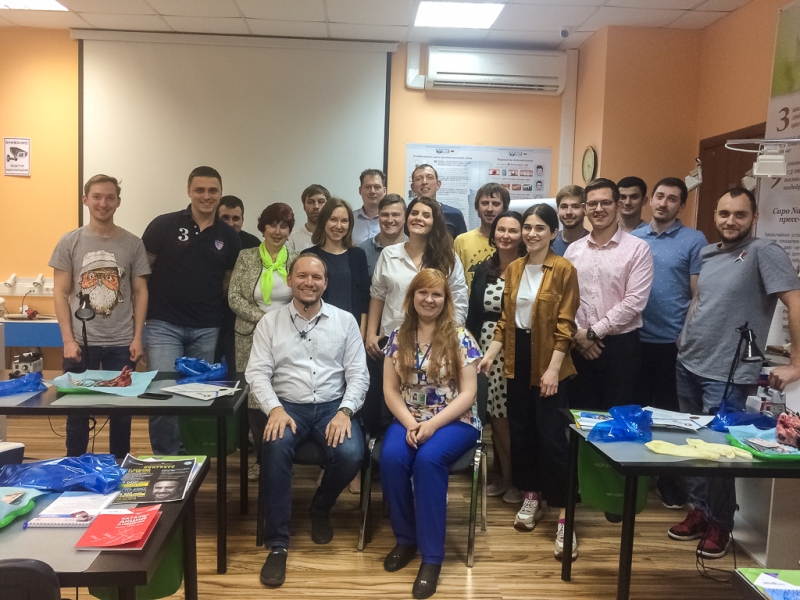 Атравматичное удаление зубов и методики наложения швов