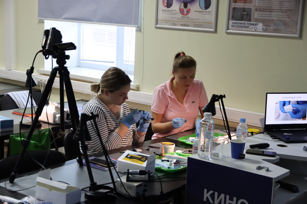 Прямые композитные виниры. Полный алгоритм и немного больше