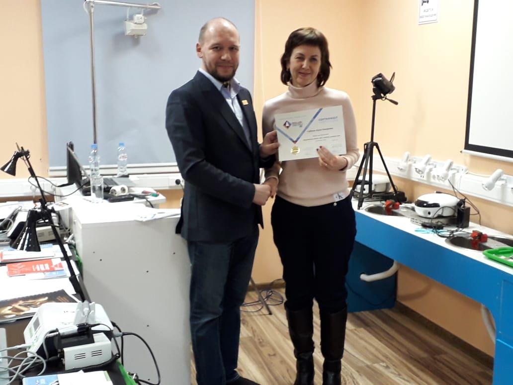 Атравматичное удаление зубов и методики наложения швов