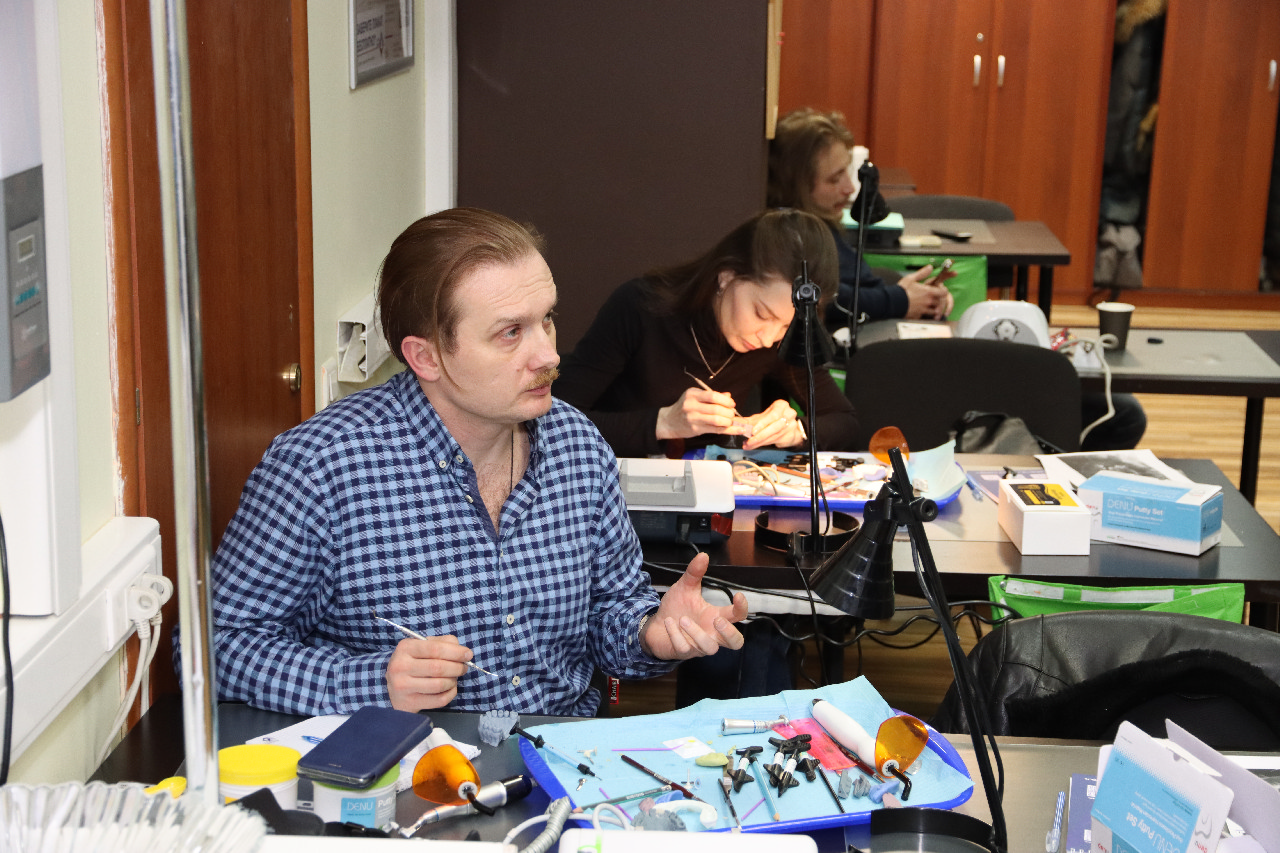 Прямые композитные виниры. Полный алгоритм и немного больше