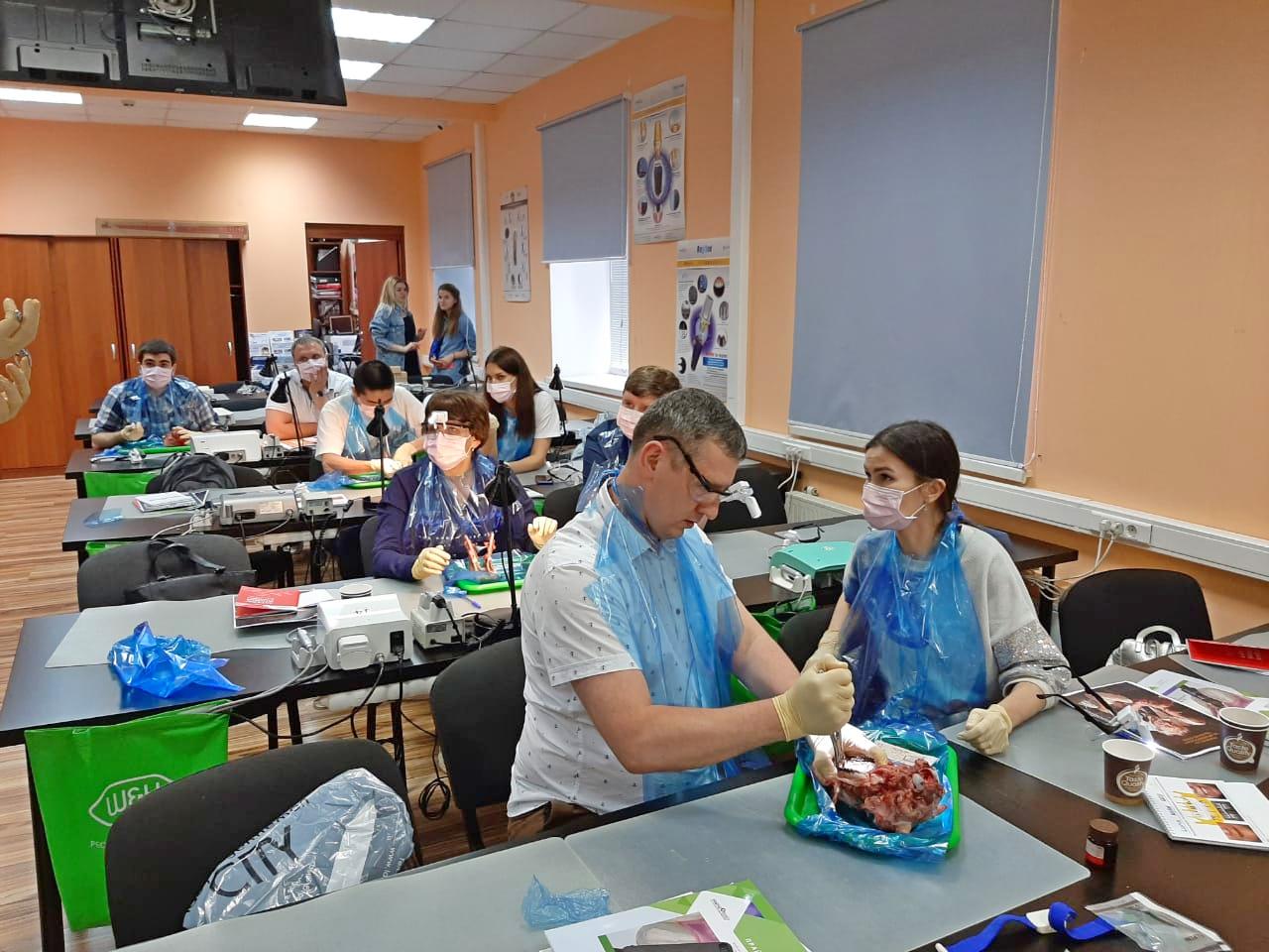 Атравматичное удаление зубов и методики наложения швов. Пост-релиз офлайн курса 23 июня.