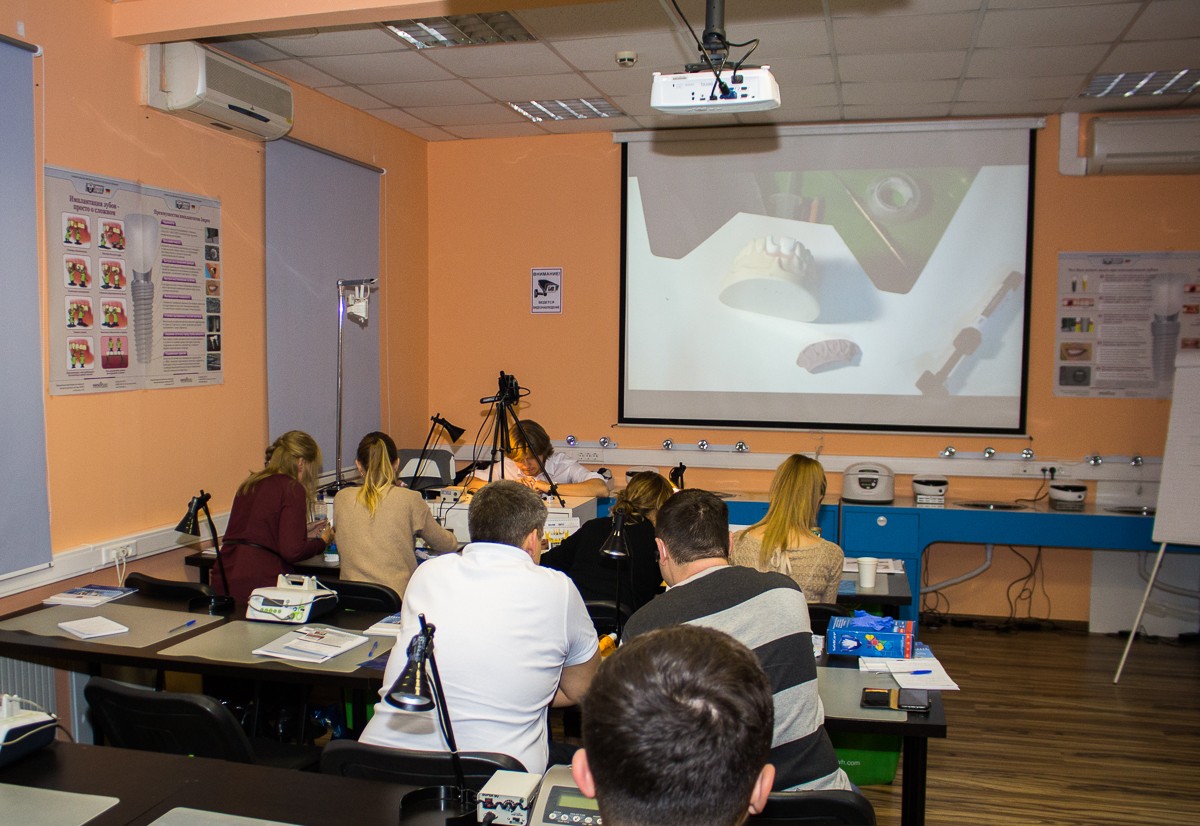 Два дня, два лектора, 40 тем и реставрация на пациенте.