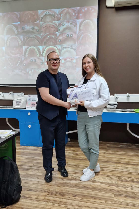 Экспертный курс по тотальной имплантации и протезированию при полном отсутствии зубов 20.08