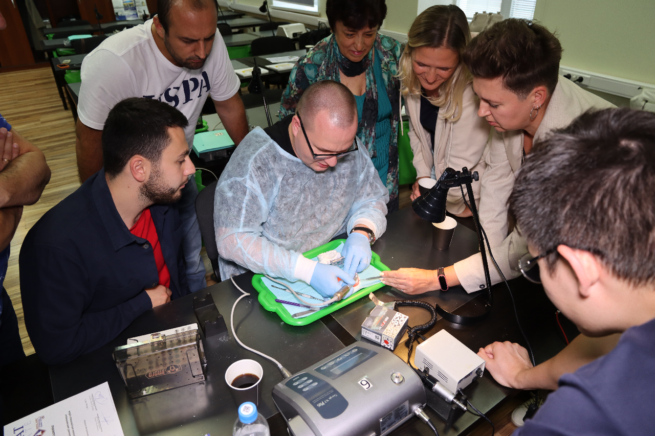 Экспертный курс по тотальной имплантации и протезированию при полном отсутствии зубов