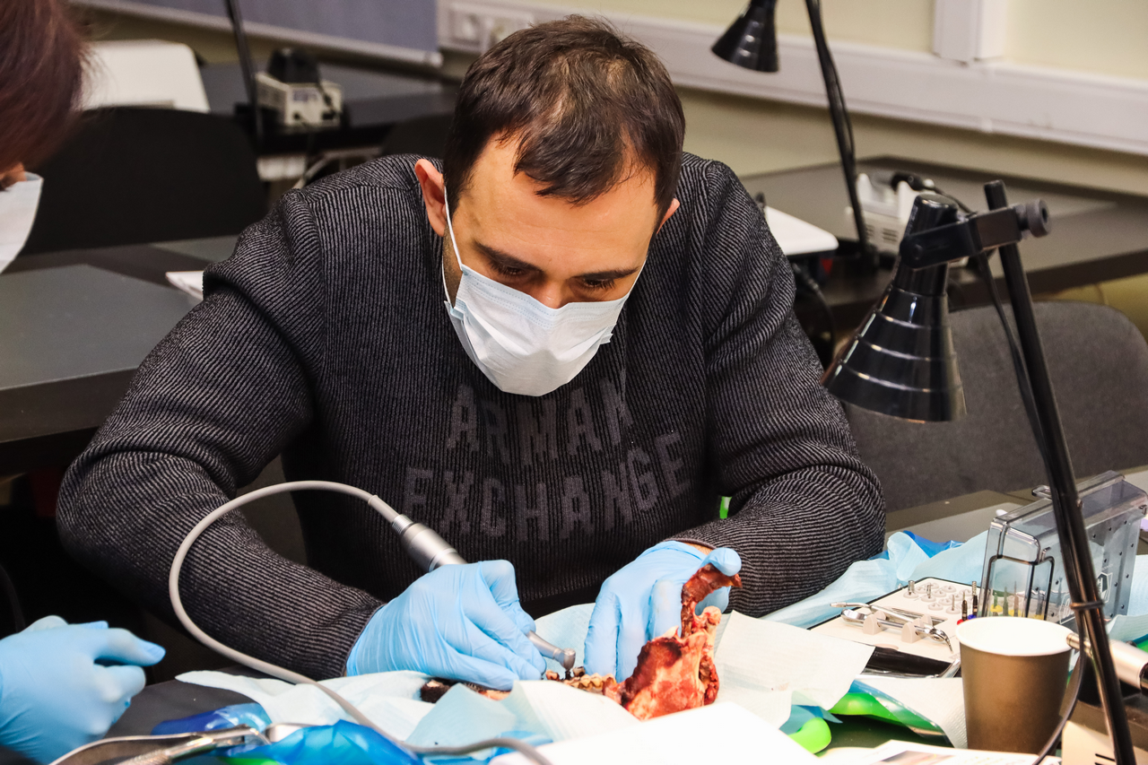 Виталий Панцулая: одномоментная имплантация и немедленная нагрузка