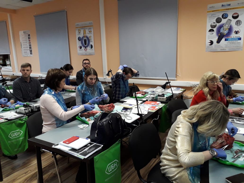 Атравматичное удаление зубов и методики наложения швов