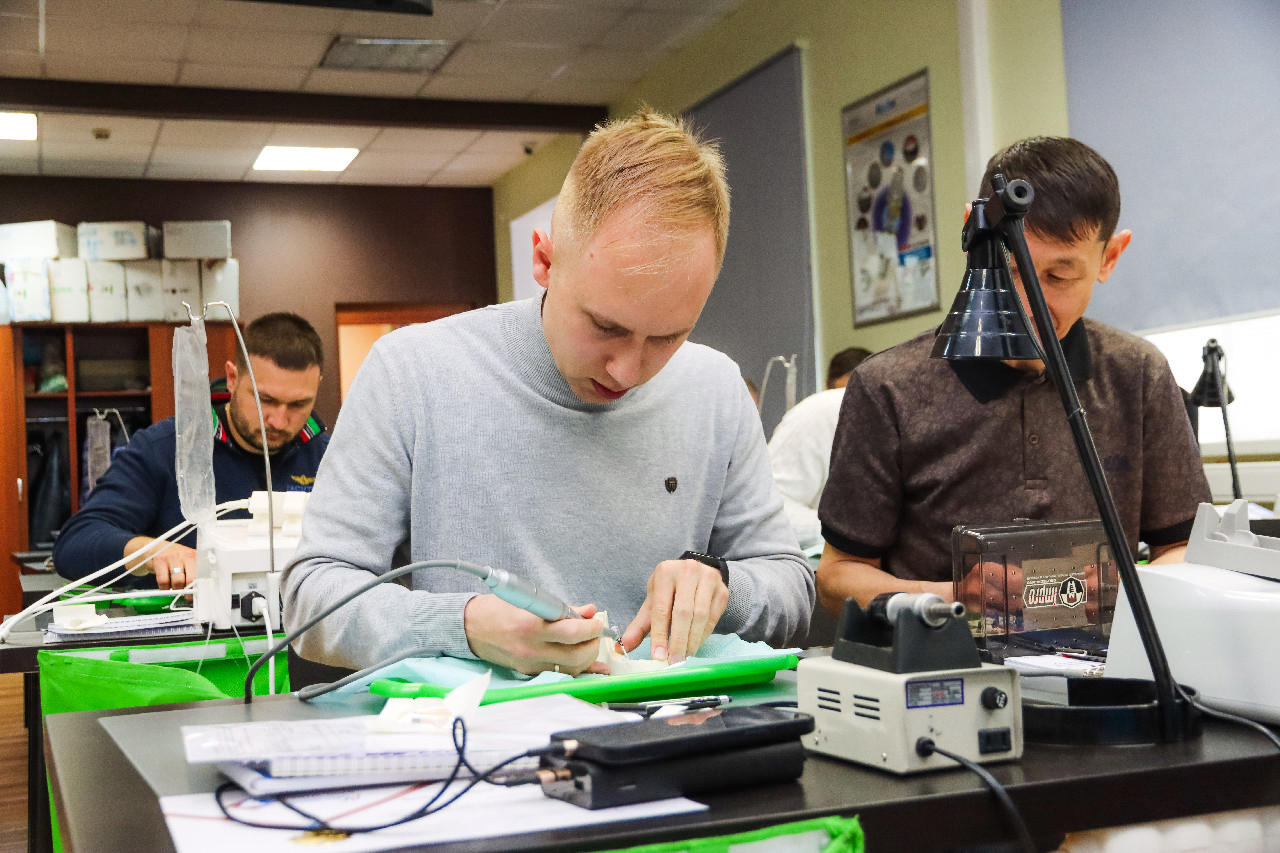 Экспертный курс по тотальной имплантации и протезированию при полном отсутствии зубов