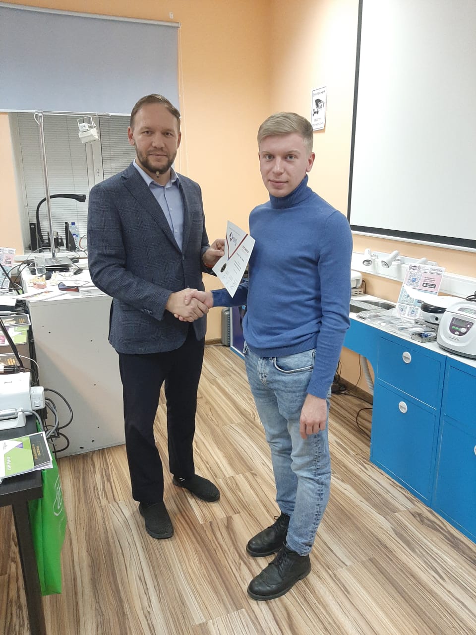 Атравматичное удаление зубов и методики наложения швов. Пост-релиз 11.12.20