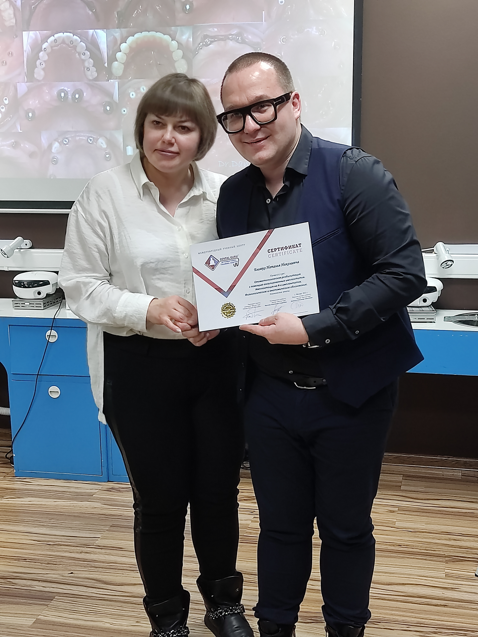 Стоматологическая реабилитация с помощью ангулированных имплантатов. Имплантация на 4-х имплантатах