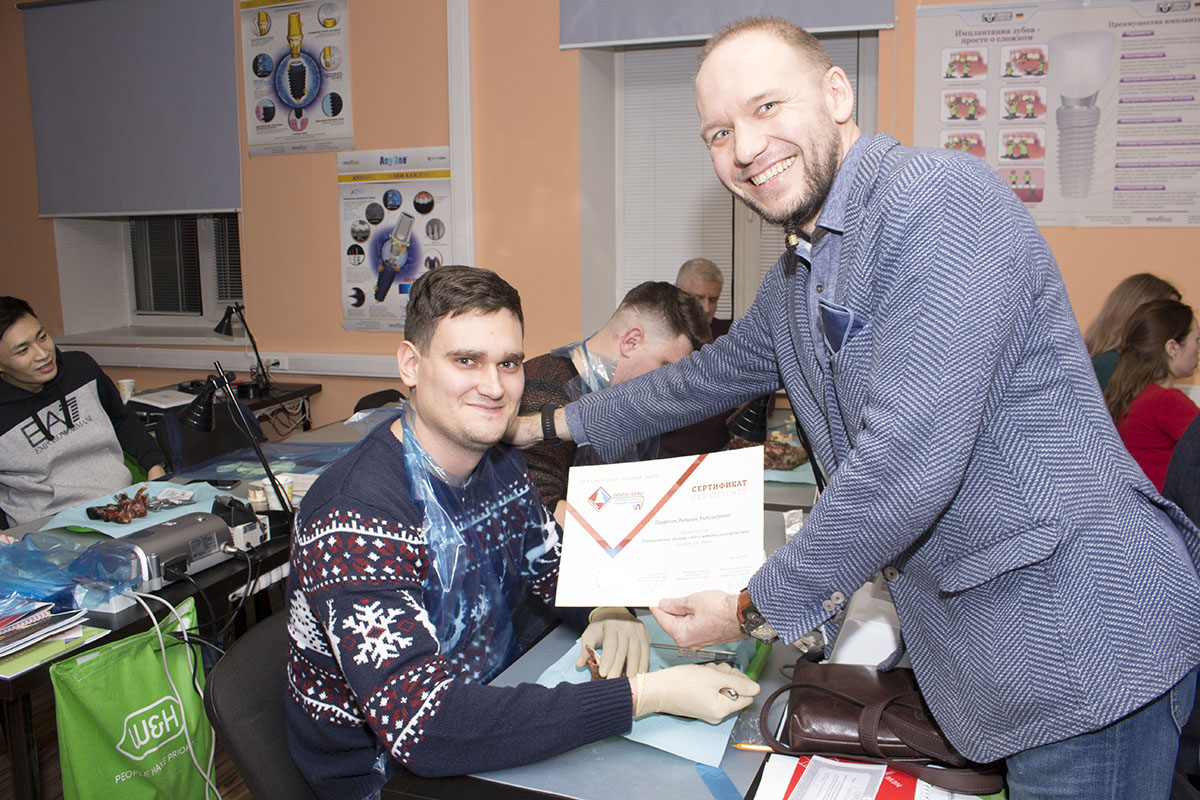 Атравматичное удаление зубов и методики наложения швов. 21.01.2020