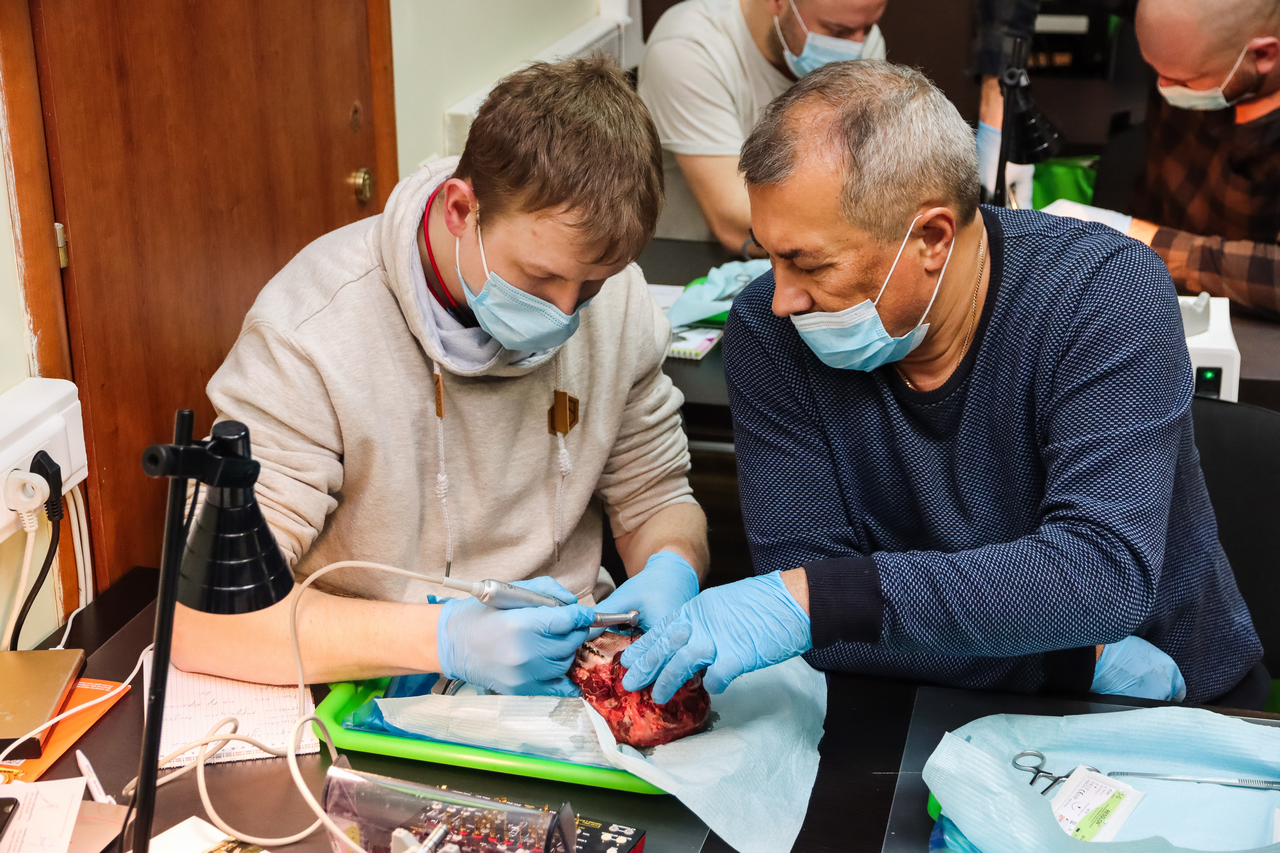 Виталий Панцулая: одномоментная имплантация и немедленная нагрузка