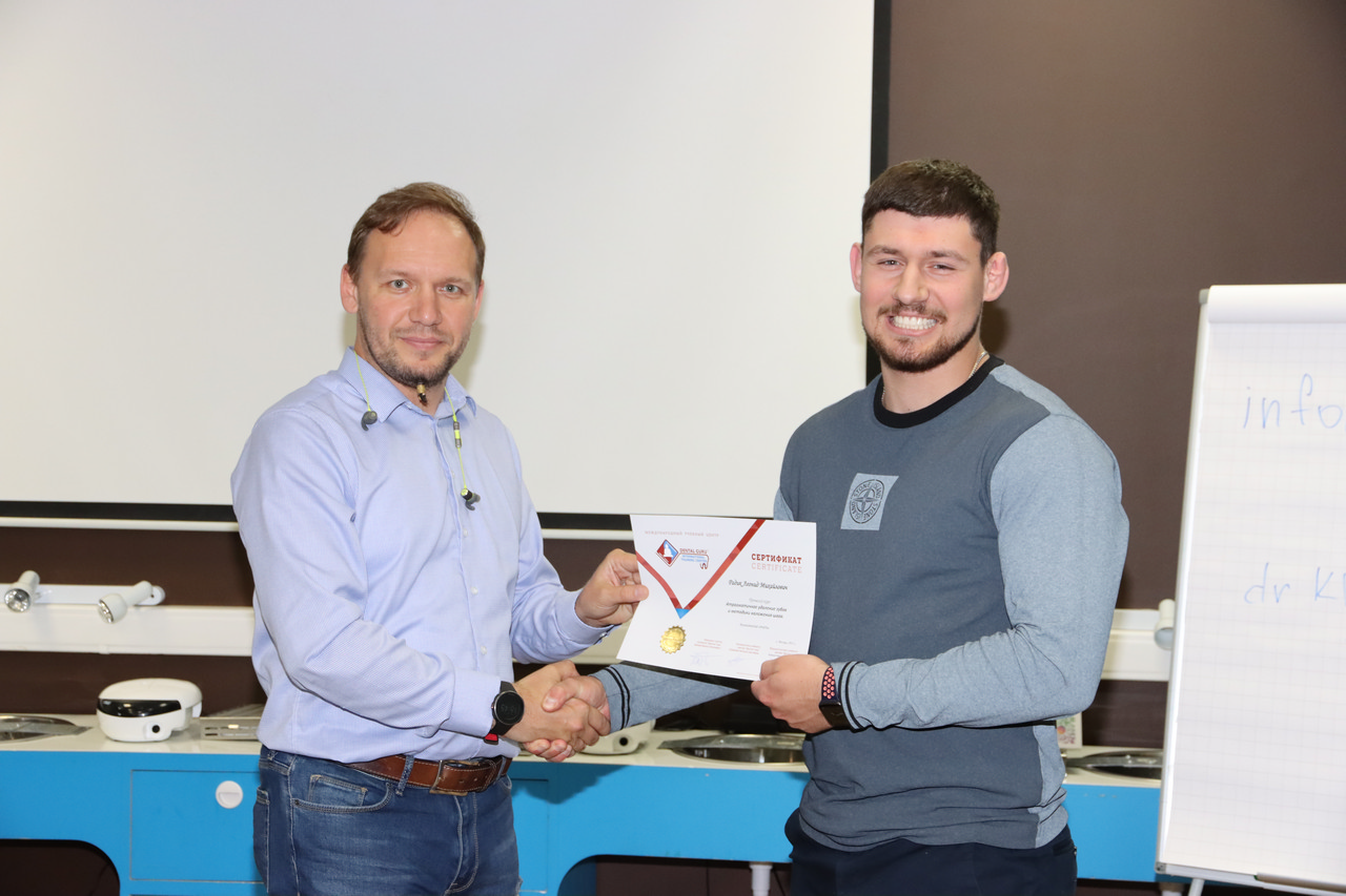 Атравматичное удаление зубов и методики наложения швов