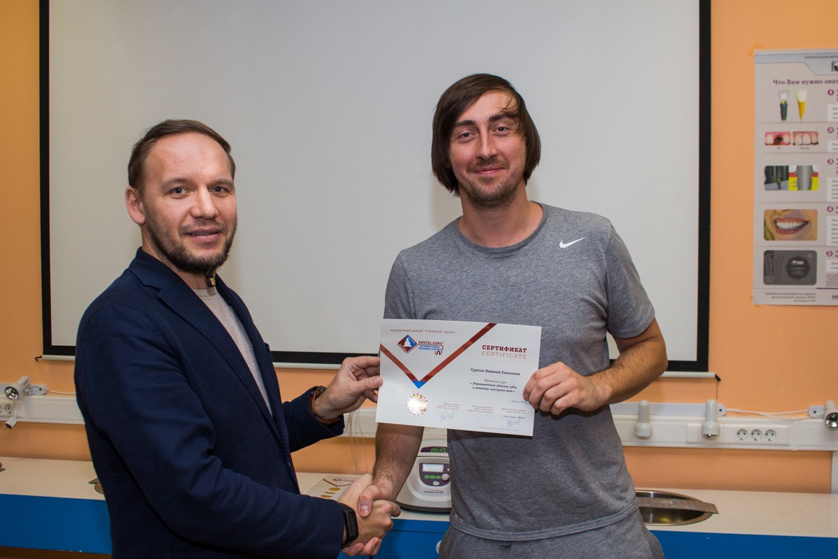 21 ноября 2019: курс Камиля Наильевича Хабиева «Атравматичное удаление зубов и методики наложения швов».