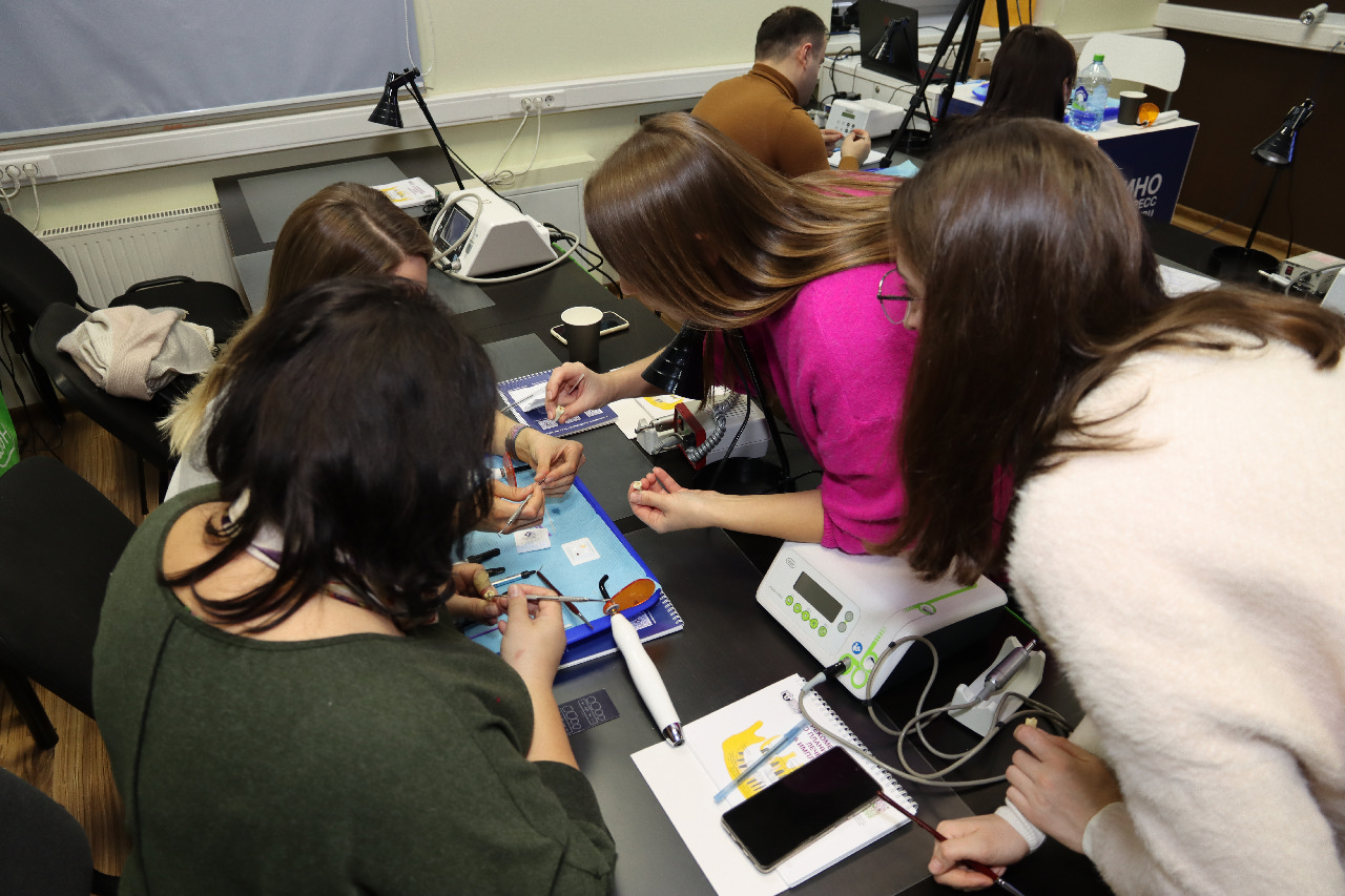 Прямые методы реставраций жевательной группы зубов