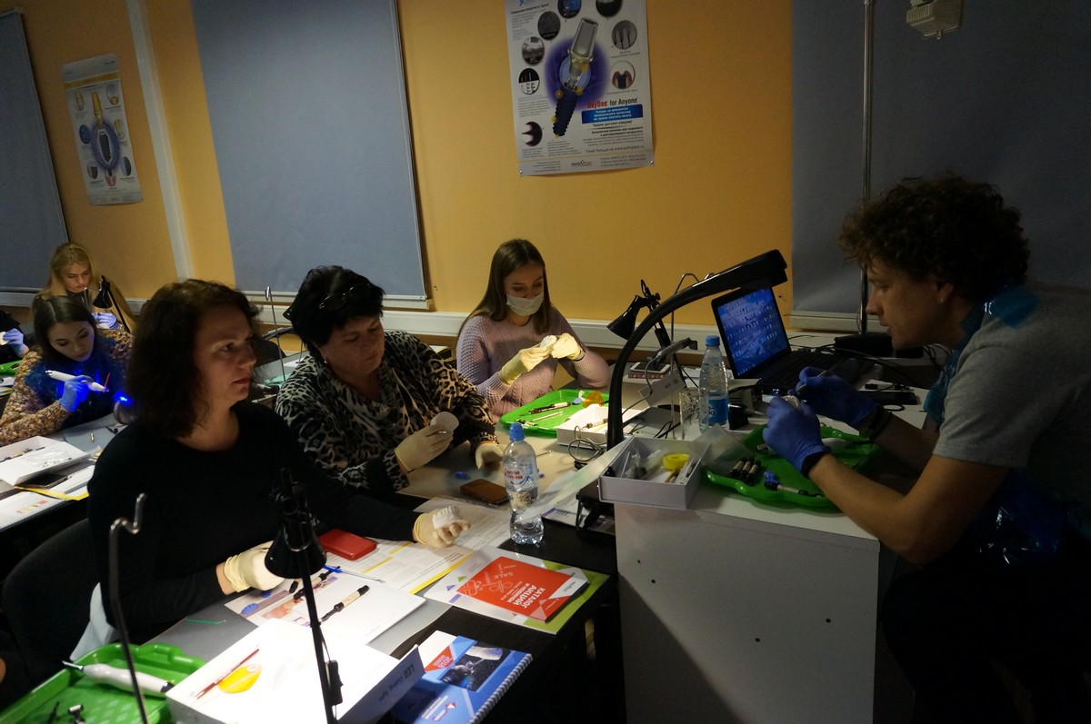 Прямая реставрация передних зубов. Эстетика, морфология, функция – ключи к успеху