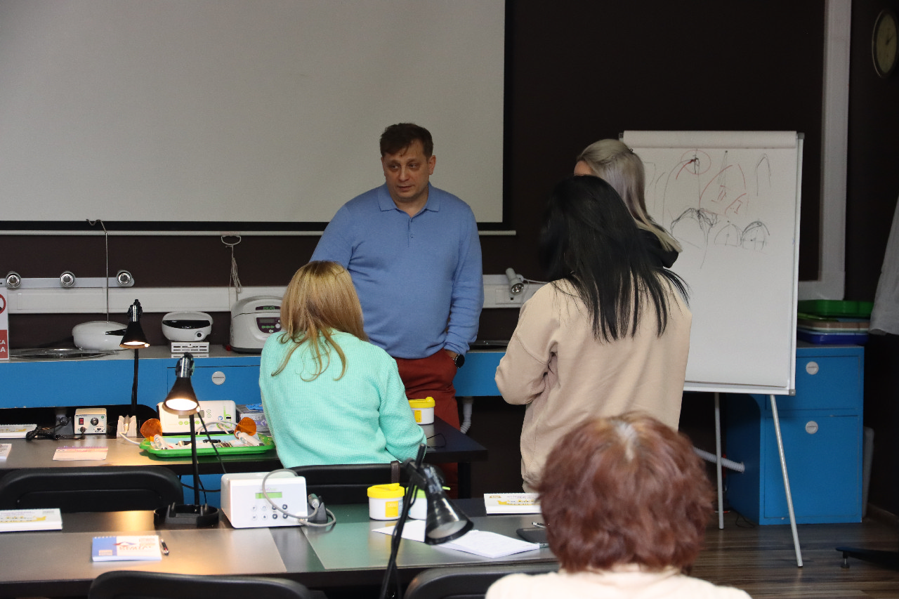 Прямые композитные виниры. Полный алгоритм и немного больше