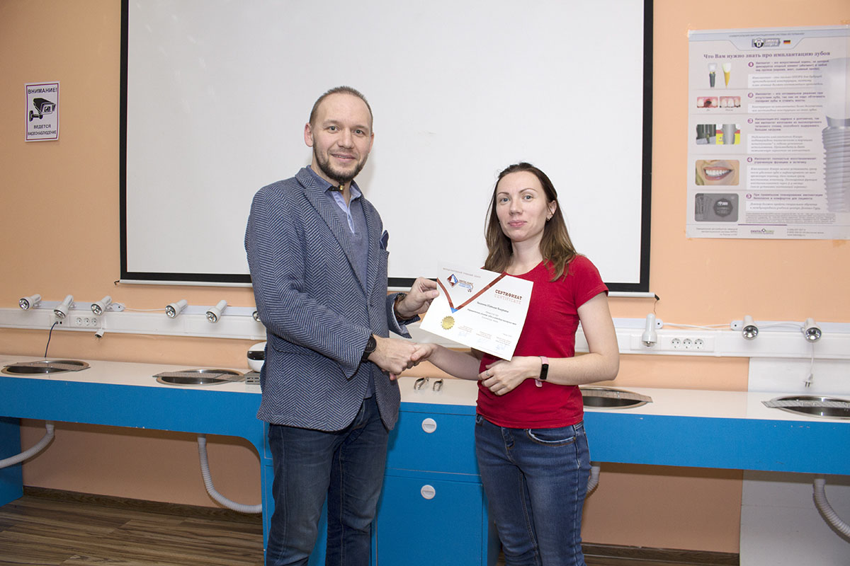 Атравматичное удаление зубов и методики наложения швов. 21.01.2020