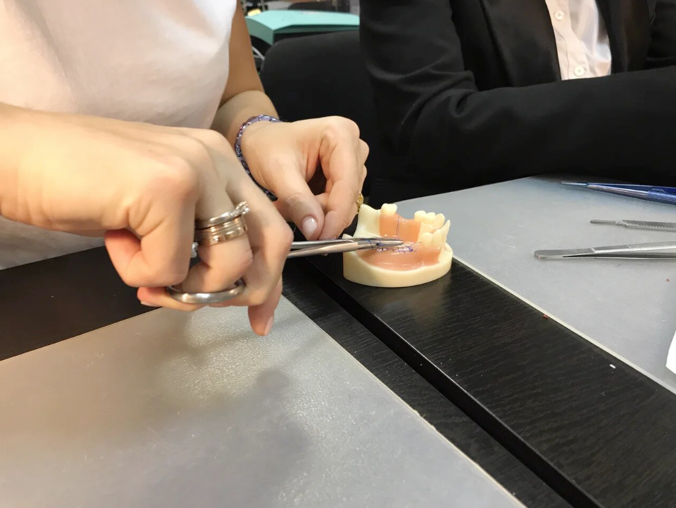 Базовый курс по имплантации, 18-19 января 2020г.